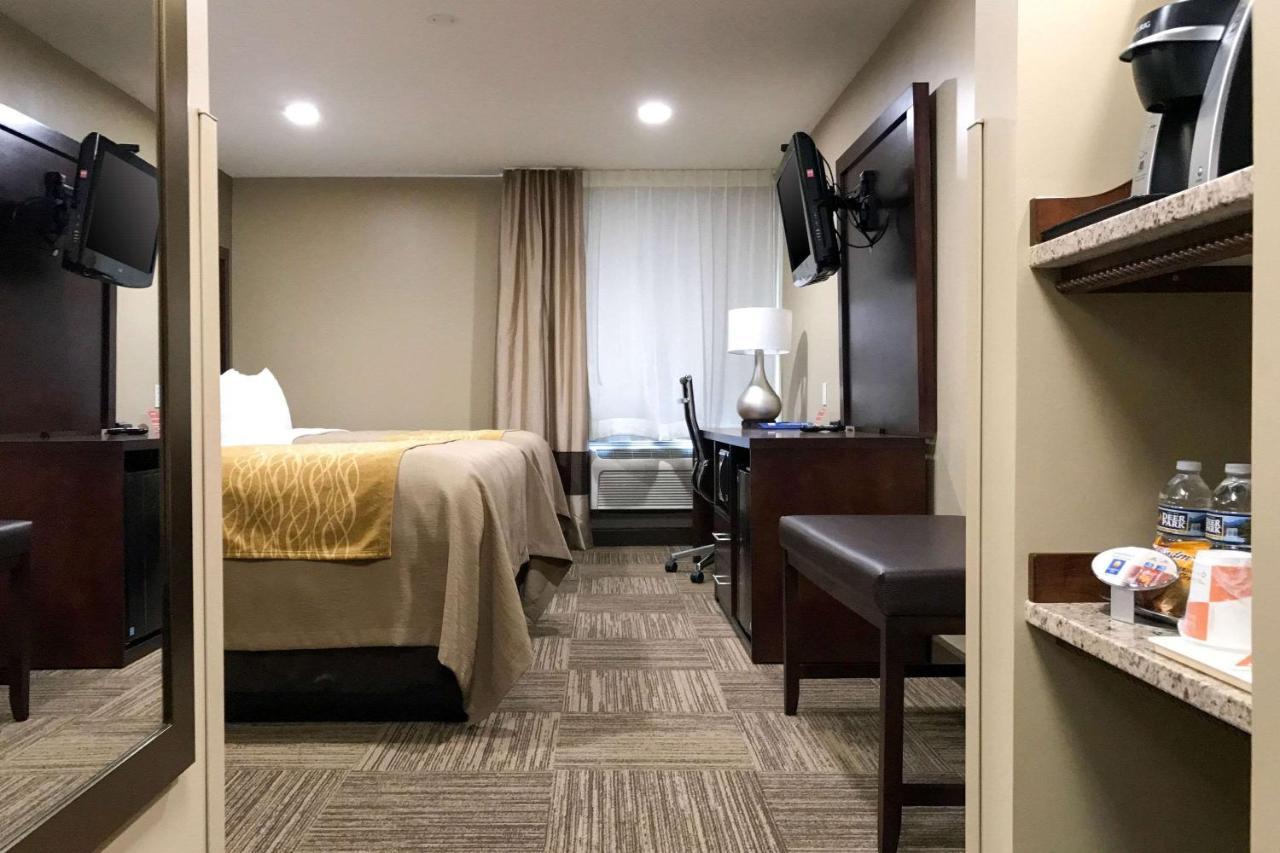 Giles Hotel Inn And Suites Pulaski Bagian luar foto