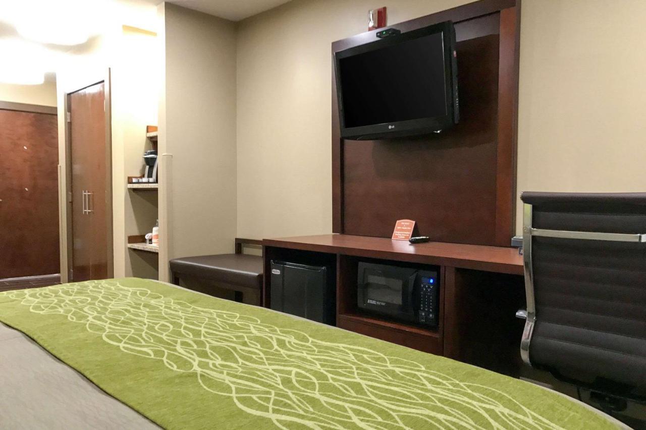 Giles Hotel Inn And Suites Pulaski Bagian luar foto