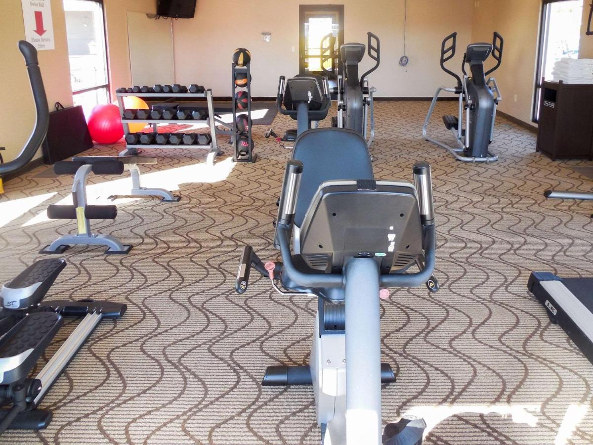 Giles Hotel Inn And Suites Pulaski Bagian luar foto
