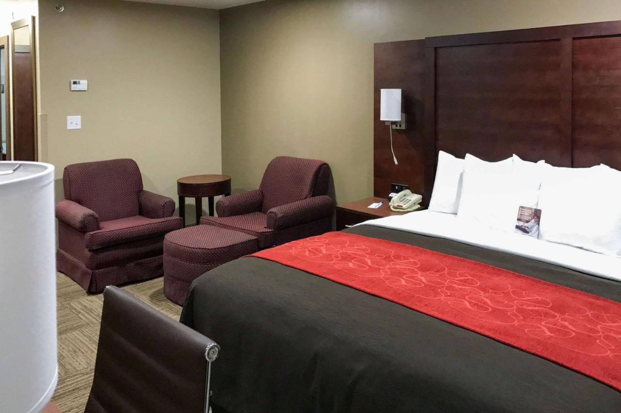 Giles Hotel Inn And Suites Pulaski Bagian luar foto