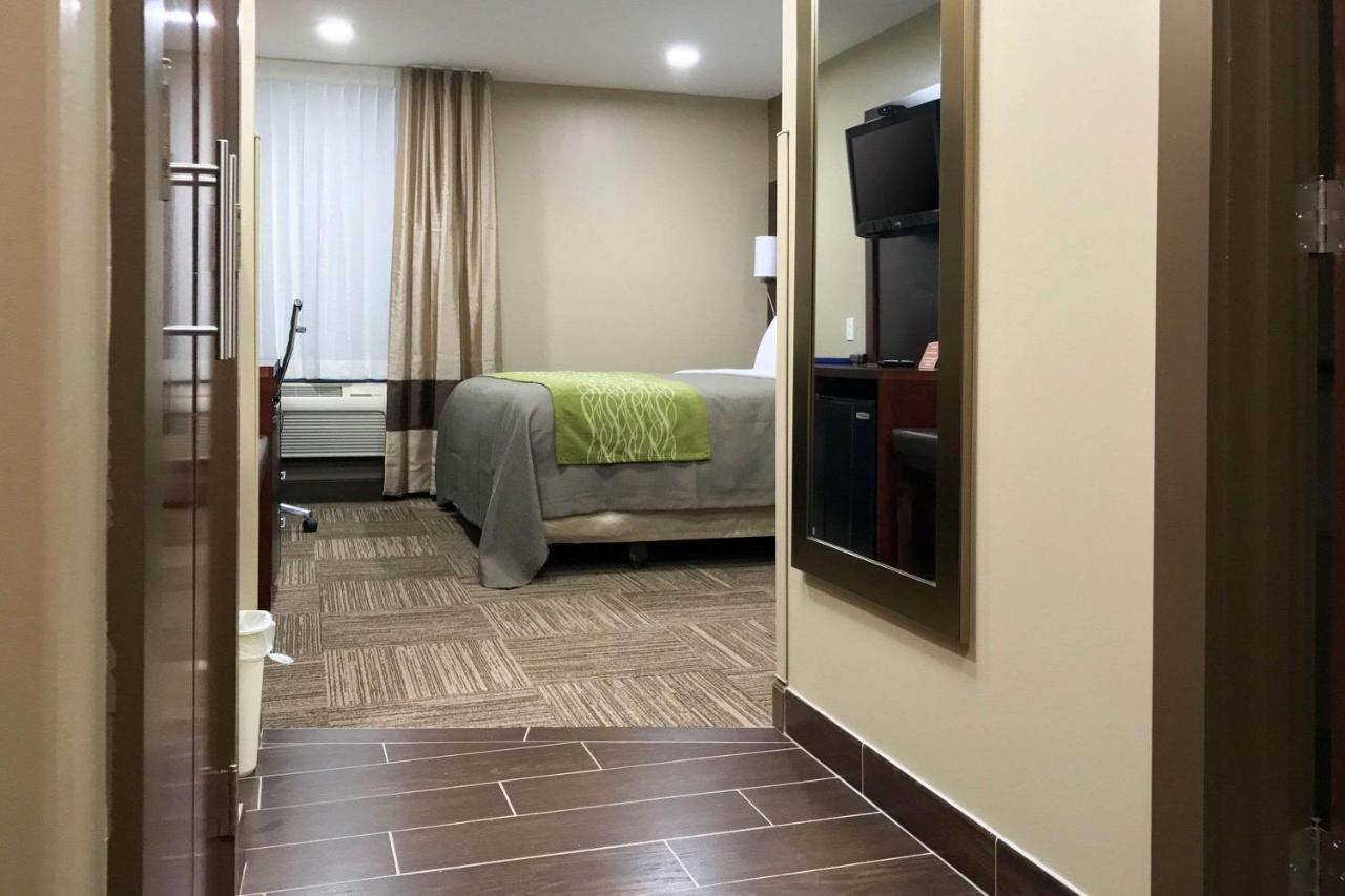 Giles Hotel Inn And Suites Pulaski Bagian luar foto