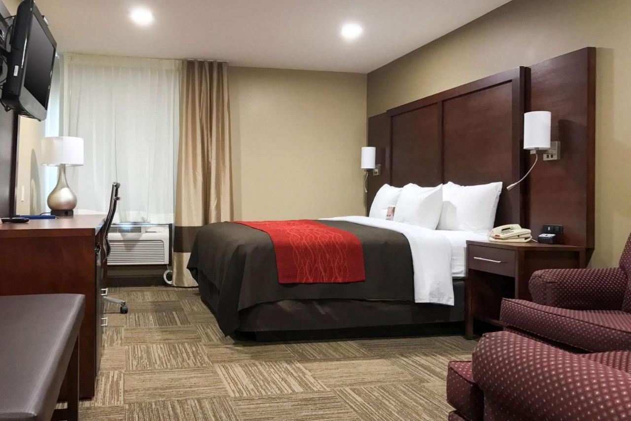 Giles Hotel Inn And Suites Pulaski Bagian luar foto