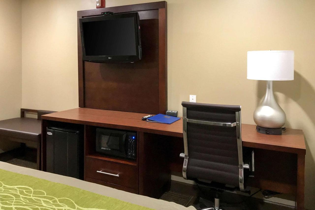 Giles Hotel Inn And Suites Pulaski Bagian luar foto