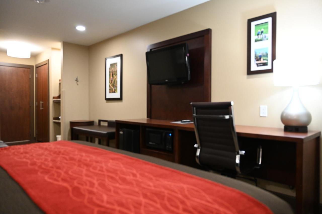 Giles Hotel Inn And Suites Pulaski Bagian luar foto
