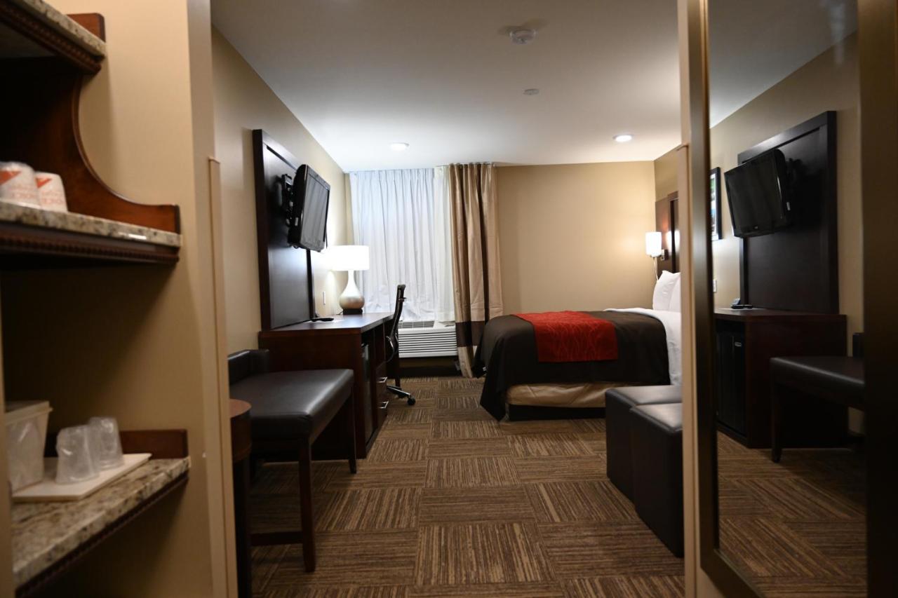 Giles Hotel Inn And Suites Pulaski Bagian luar foto
