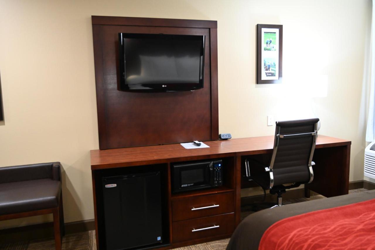 Giles Hotel Inn And Suites Pulaski Bagian luar foto