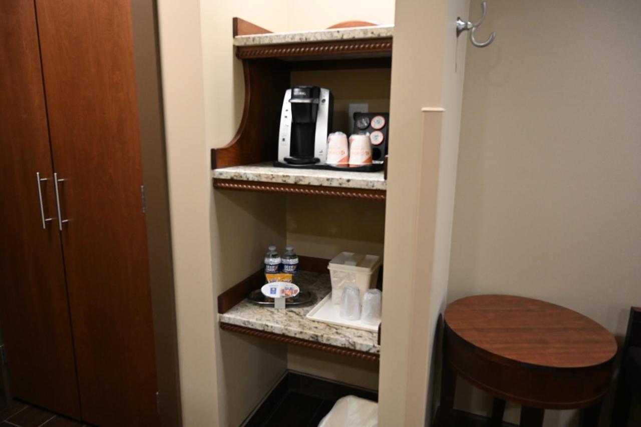 Giles Hotel Inn And Suites Pulaski Bagian luar foto
