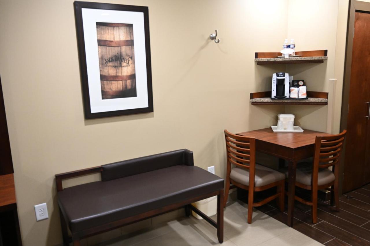 Giles Hotel Inn And Suites Pulaski Bagian luar foto