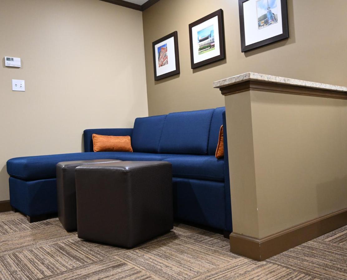 Giles Hotel Inn And Suites Pulaski Bagian luar foto