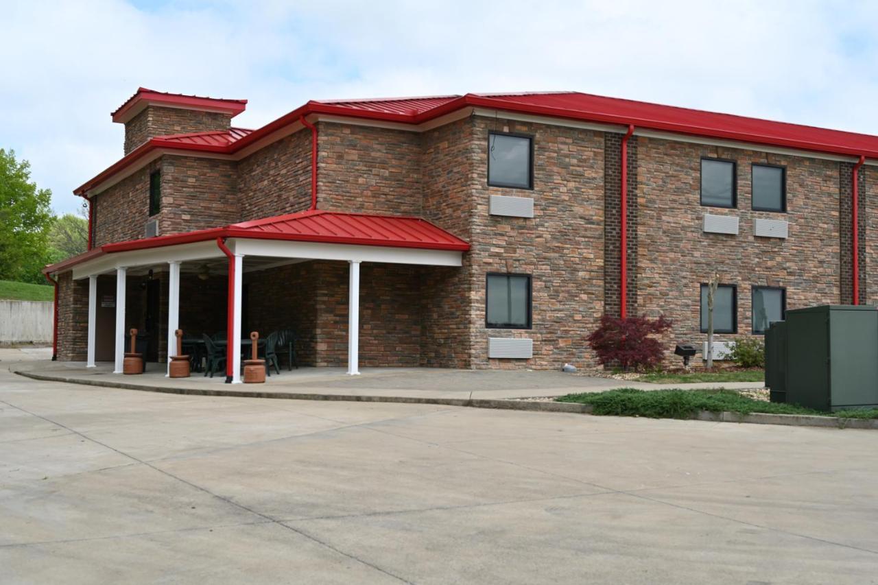 Giles Hotel Inn And Suites Pulaski Bagian luar foto