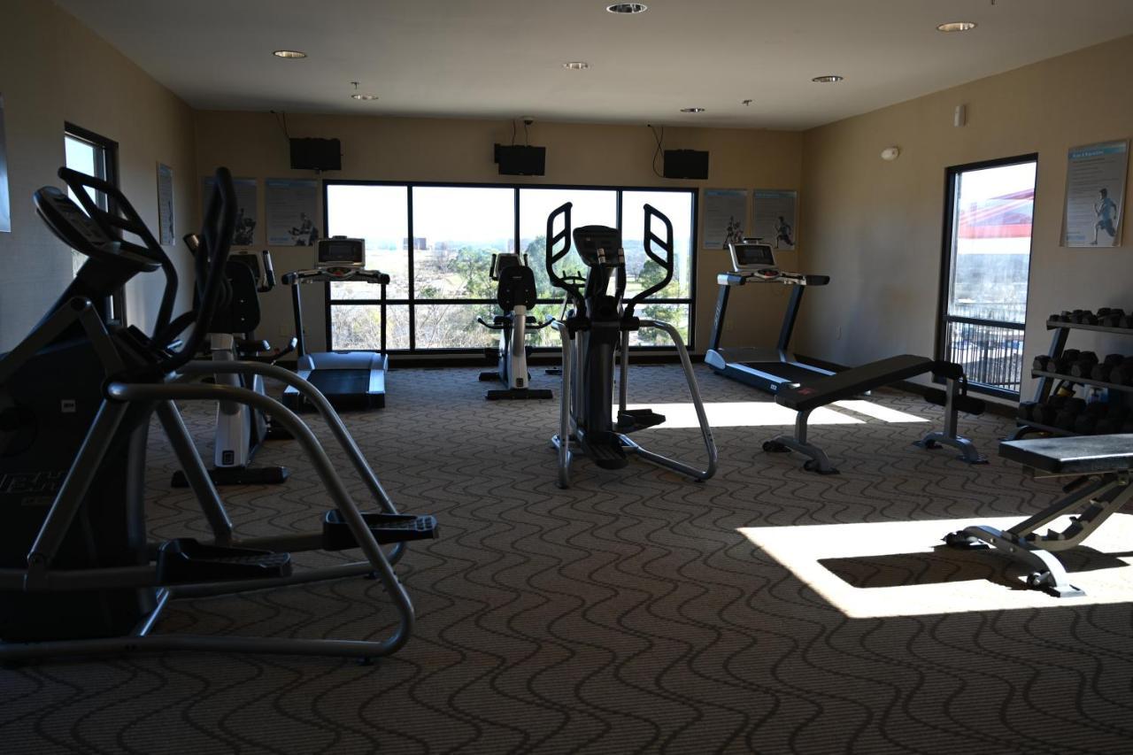 Giles Hotel Inn And Suites Pulaski Bagian luar foto