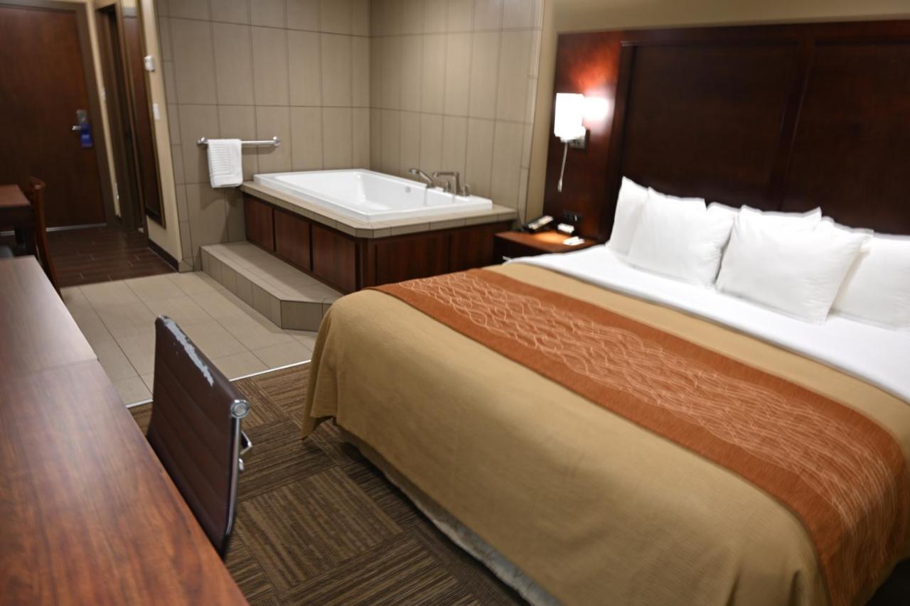 Giles Hotel Inn And Suites Pulaski Bagian luar foto