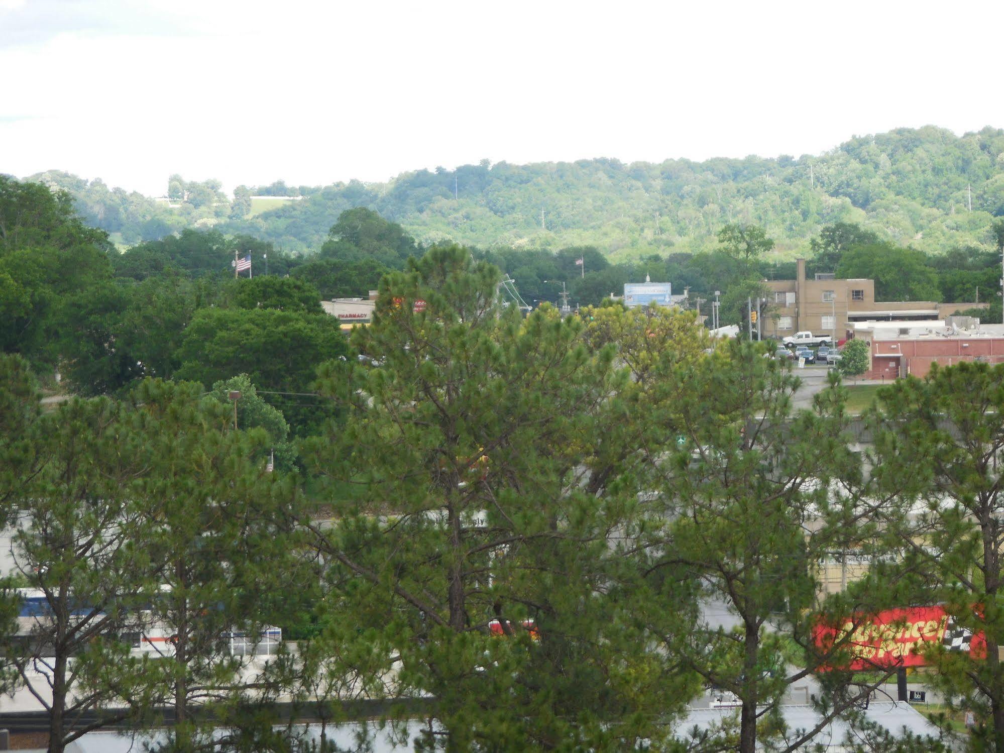 Giles Hotel Inn And Suites Pulaski Bagian luar foto