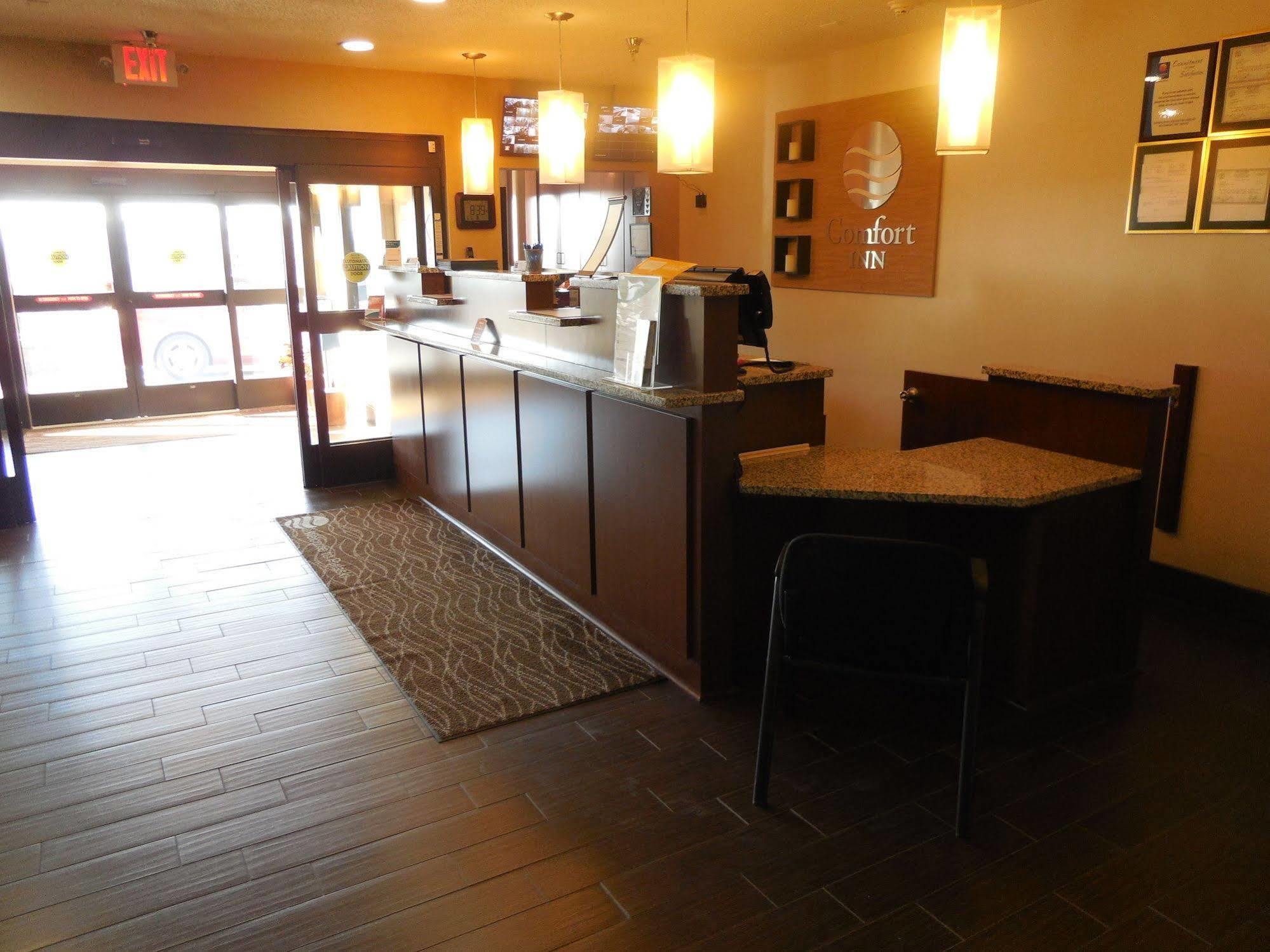 Giles Hotel Inn And Suites Pulaski Bagian luar foto