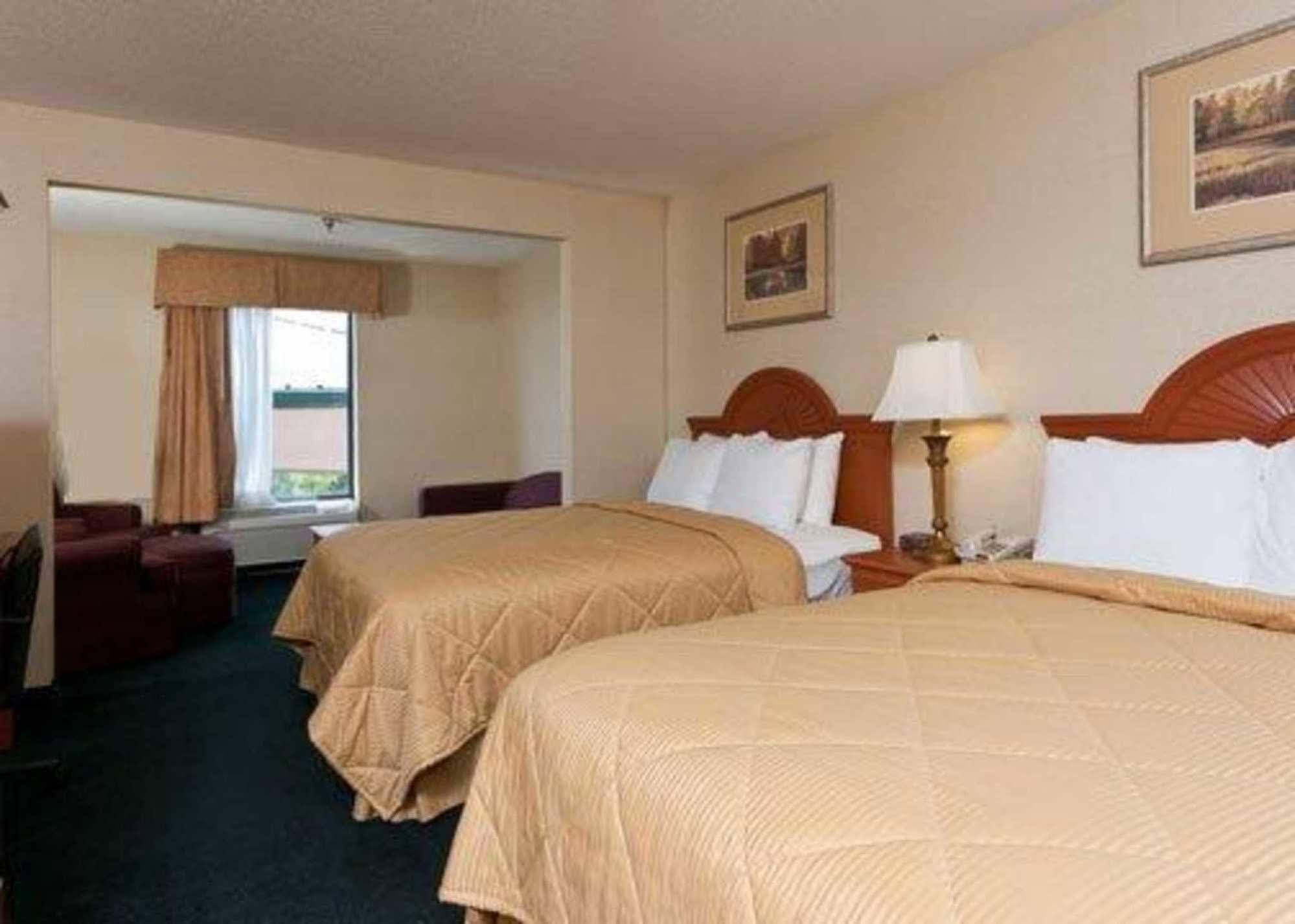 Giles Hotel Inn And Suites Pulaski Ruang foto