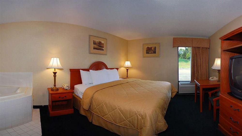 Giles Hotel Inn And Suites Pulaski Bagian luar foto